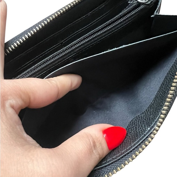 Coach Floral Print Zipper Wallet. Excellent condition! - Picture 8 of 9